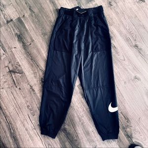 Nike Loose Fit Joggers NWT